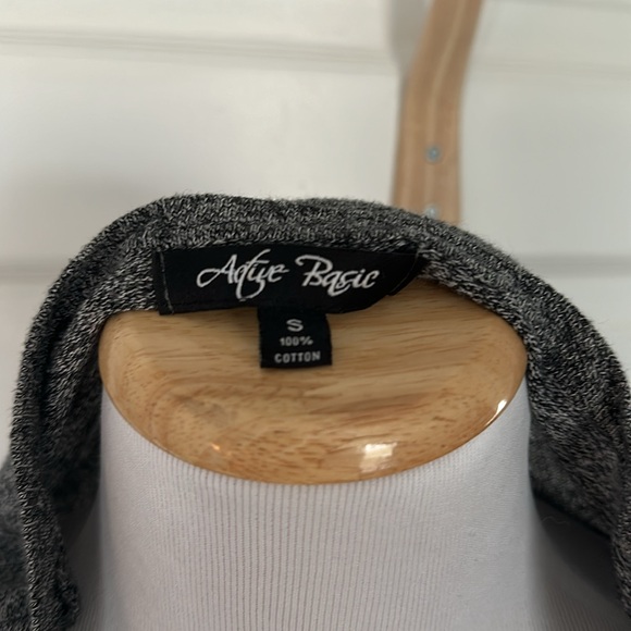 Active Basic Lightweight Grey Knit Vneck Sweater Size Small 100% Cotton - Picture 5 of 6